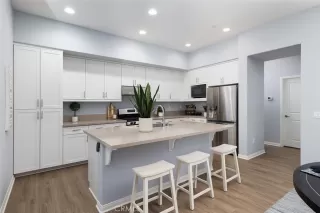 Photo #2: OC23110322 Listing