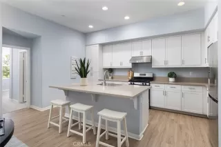 Photo #4: OC23110322 Listing