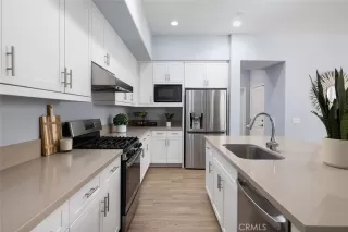 Photo #5: OC23110322 Listing