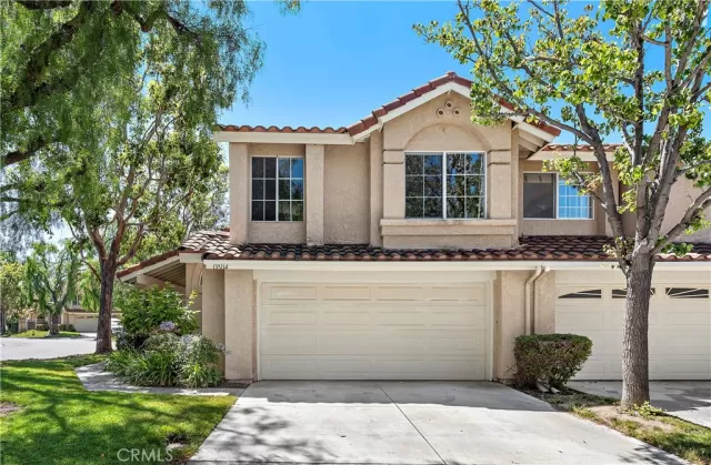 MLS: OC23110466 Condo For Sale