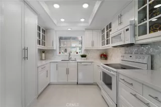 Photo #2: OC23110540 Listing