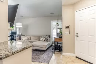 Photo #5: OC23110570 Listing