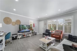 Photo #3: OC23110674 Listing