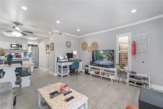 Photo #4: OC23110674 Listing