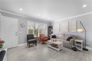 Photo #5: OC23110674 Listing