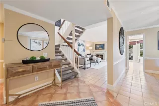 Photo #5: OC23110682 Listing