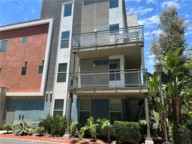 MLS: OC23110933 Condo For Sale
