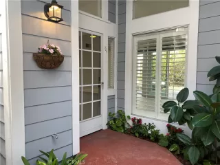 Photo #2: OC23111103 Listing