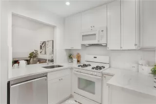 Photo #3: OC23111327 Listing 