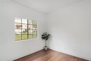 Photo #4: OC23111327 Listing 