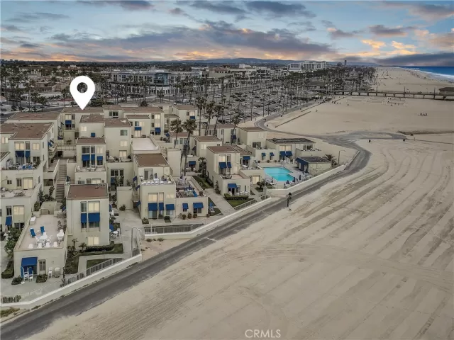 MLS: OC23111388 Condo For Sale