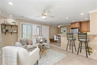 Photo #5: OC23111388 Listing 