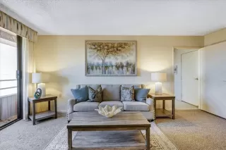 Photo #2: OC23111466 Listing