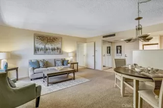 Photo #3: OC23111466 Listing