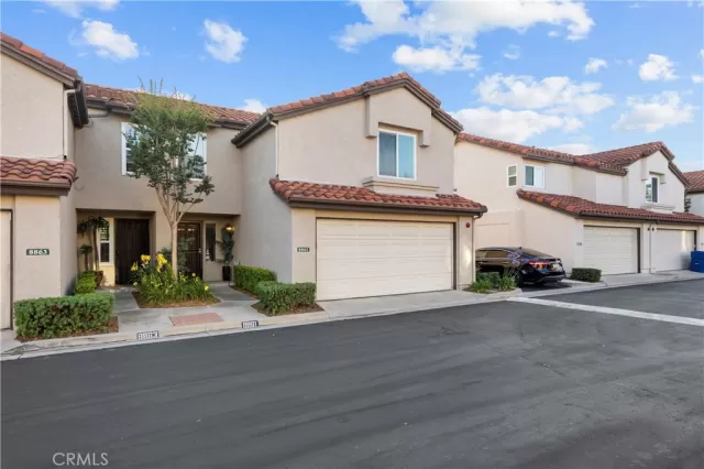 MLS: OC23111471 Condo For Sale