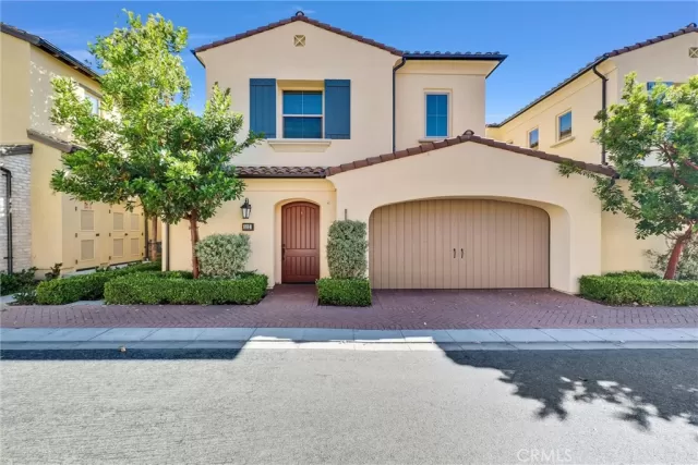 MLS: OC23111599 Condo For Sale