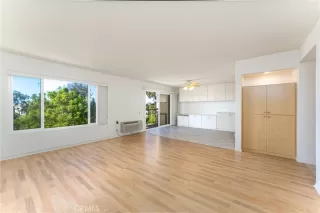 Photo #3: OC23112205 Listing