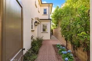 Photo #4: OC23112343 Listing 