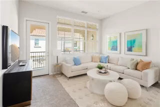 Photo #3: OC23112716 Listing