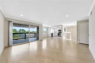 Photo #6: OC23112814 Listing 