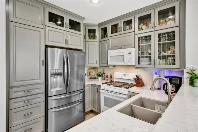 MLS: OC23112822 Condo For Sale