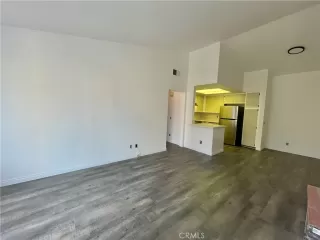 Photo #4: OC23112847 Listing 