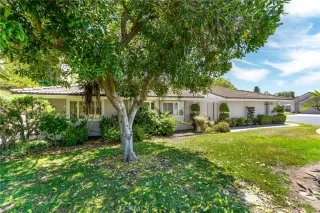 Photo #3: OC23113071 Listing