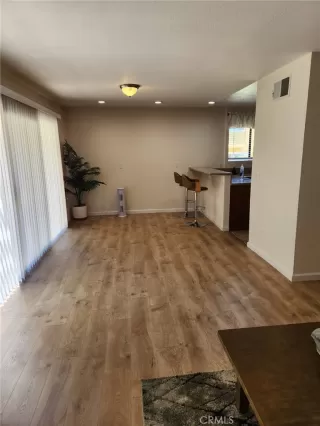 Photo #2: OC23113124 Listing 