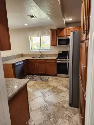 Photo #4: OC23113124 Listing 