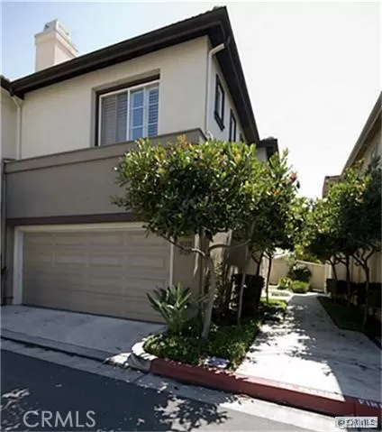 MLS: OC23113234 Condo For Sale