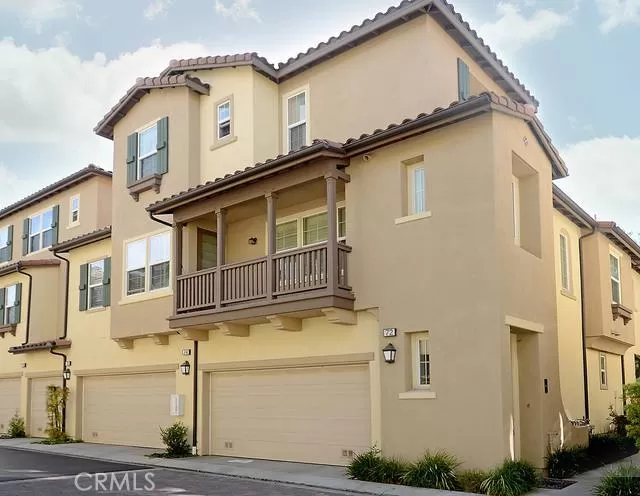 MLS: OC23113333 Condo For Sale