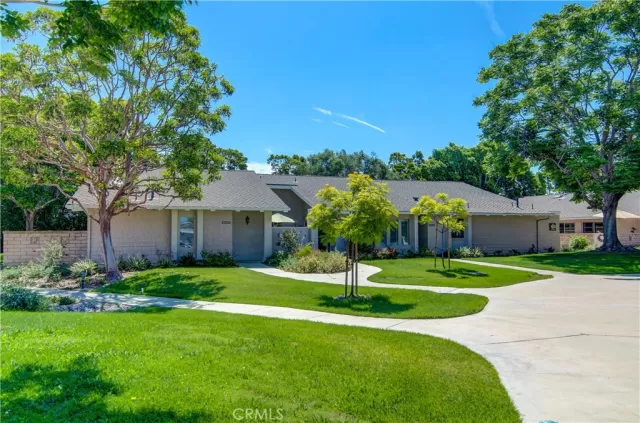 MLS: OC23113486 Condo For Sale