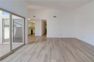 Photo #3: OC23113486 Listing