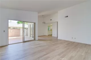 Photo #4: OC23113486 Listing