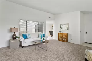 Photo #5: OC23113520 Listing