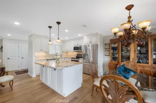 Photo #2: OC23113569 Listing