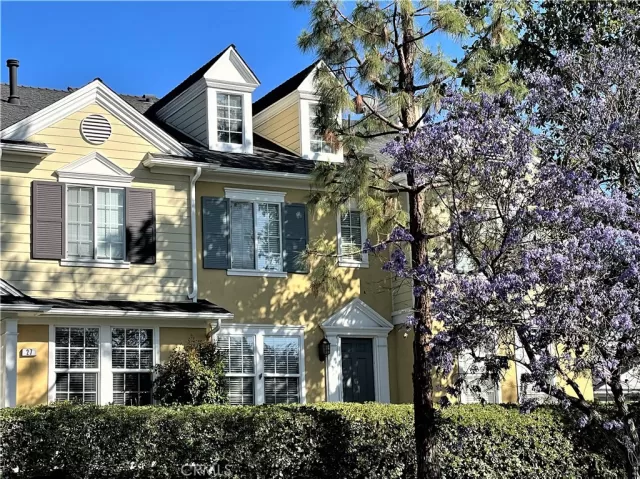 MLS: OC23113737 Condo For Sale