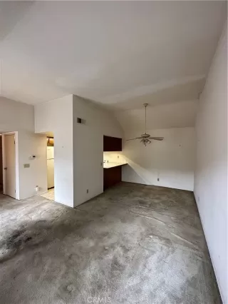 Photo #2: OC23114036 Listing