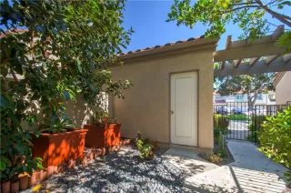 Photo #4: OC23114520 Listing