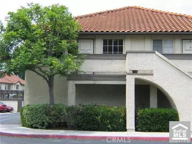 MLS: OC23114758 Condo For Sale