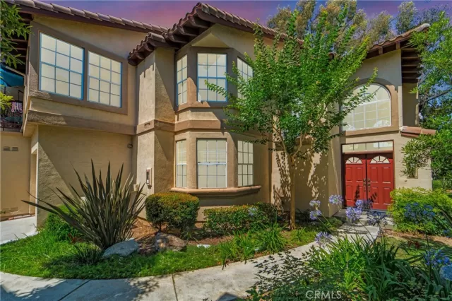 MLS: OC23114970 Condo For Sale