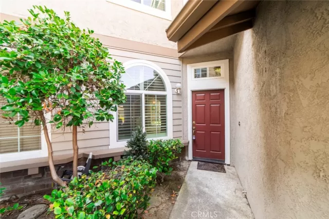 MLS: OC23115544 Condo For Sale