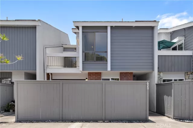 MLS: OC23115776 Condo For Sale