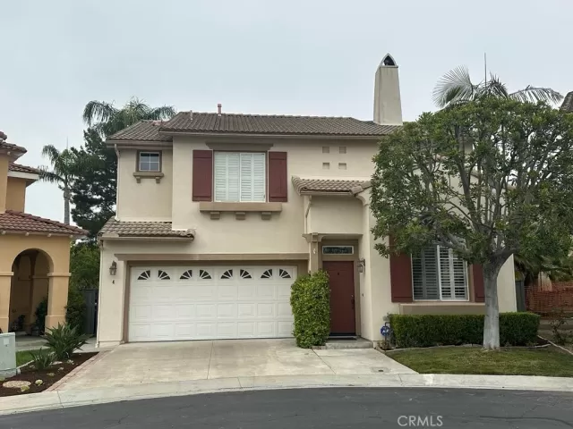 MLS: OC23116734 Condo For Sale