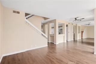 Photo #4: OC23116938 Listing 