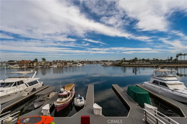 MLS: OC23116961 Condo For Sale