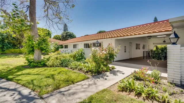 MLS: OC23117023 Condo For Sale