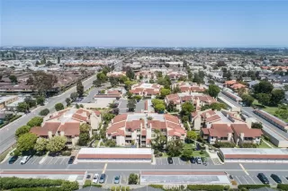 Photo #2: OC23117146 Listing 