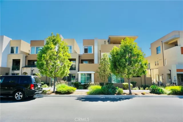 MLS: OC23117165 Condo For Sale