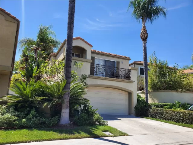 MLS: OC23117461 Condo For Sale